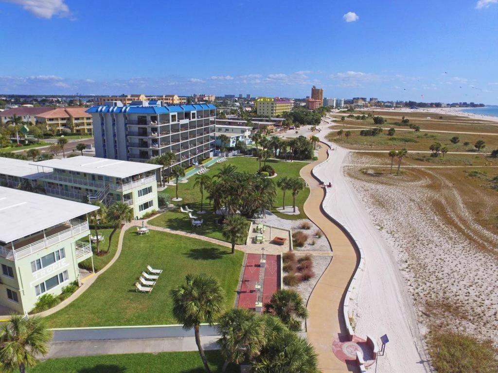Tropic Terrace #41 - Beachfront Resort St. Pete Beach Eksteriør billede