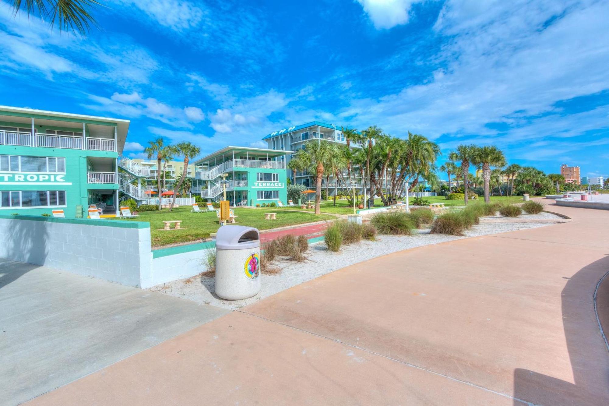 Tropic Terrace #41 - Beachfront Resort St. Pete Beach Eksteriør billede
